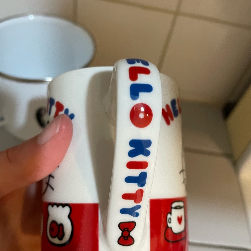Hello Kitty Mug Bundle - Picture 8 of 10